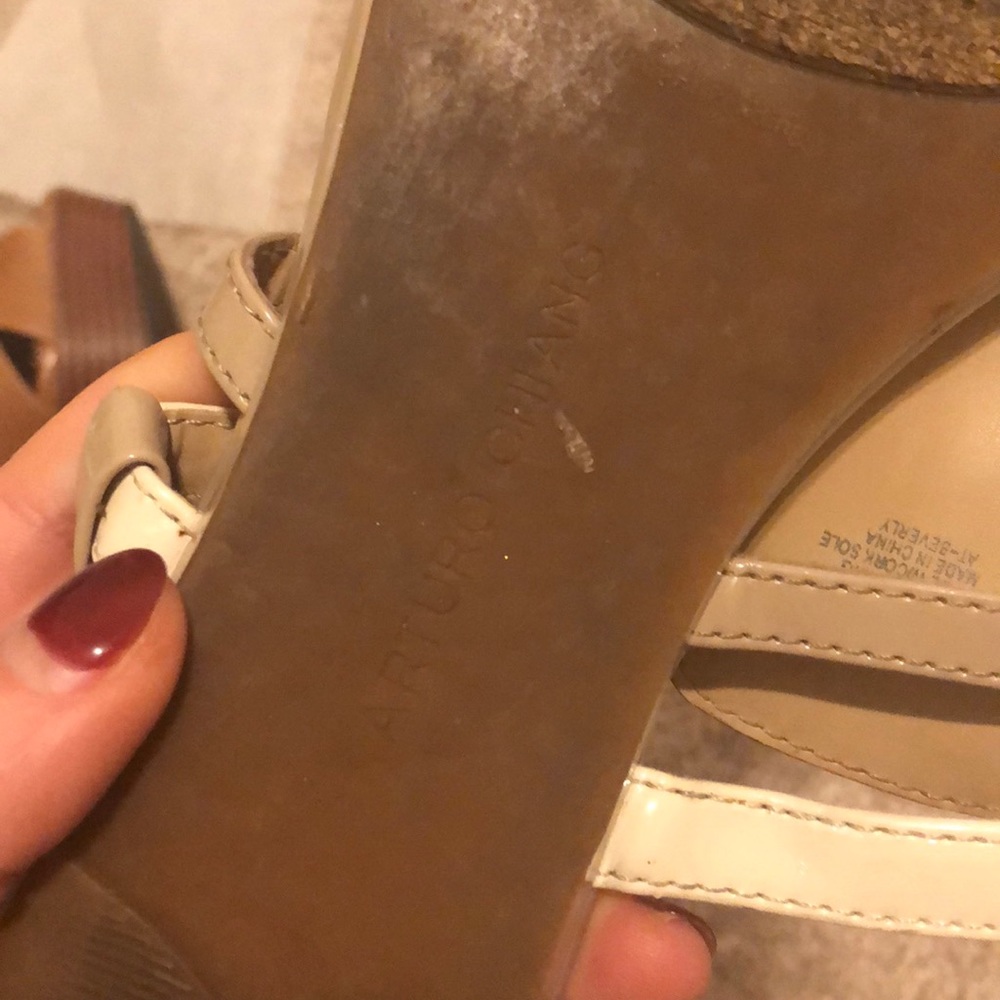 Sandals - Picture 2 of 3